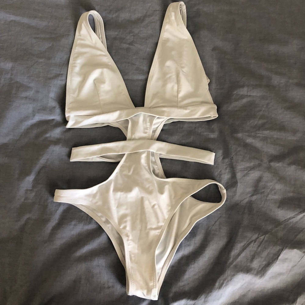 One piece swim